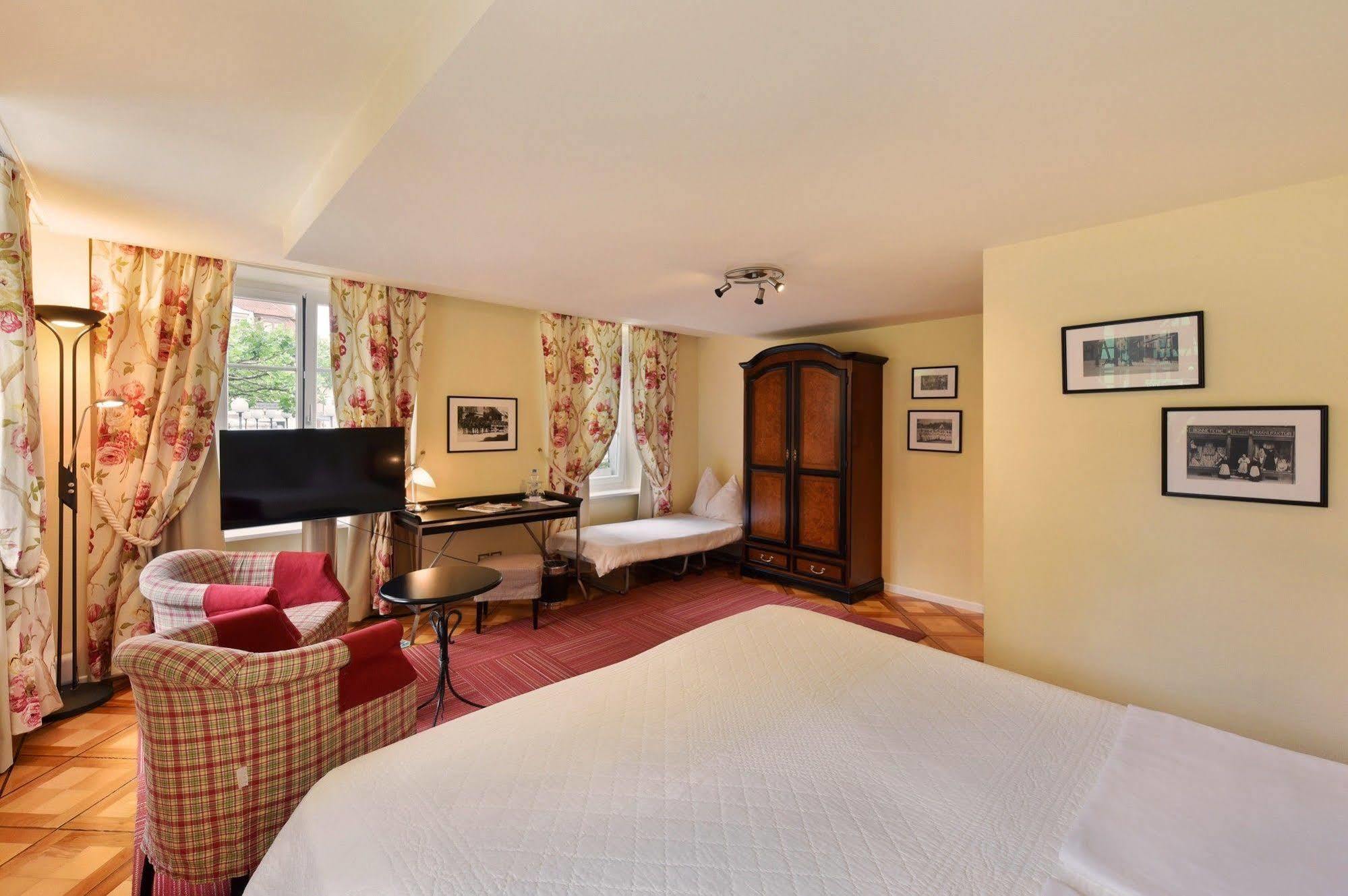 Romantik Hotel Schwan Horgen Exterior photo